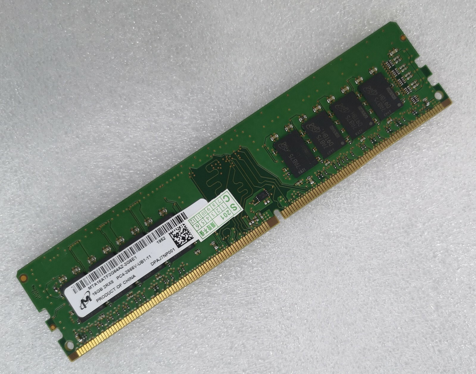 MT Micron 16GB DDR4 2666 Desktop DIMM RAM 2Rx8 PC4-21300 16ATF2G64AZ-2G6E1 288p
