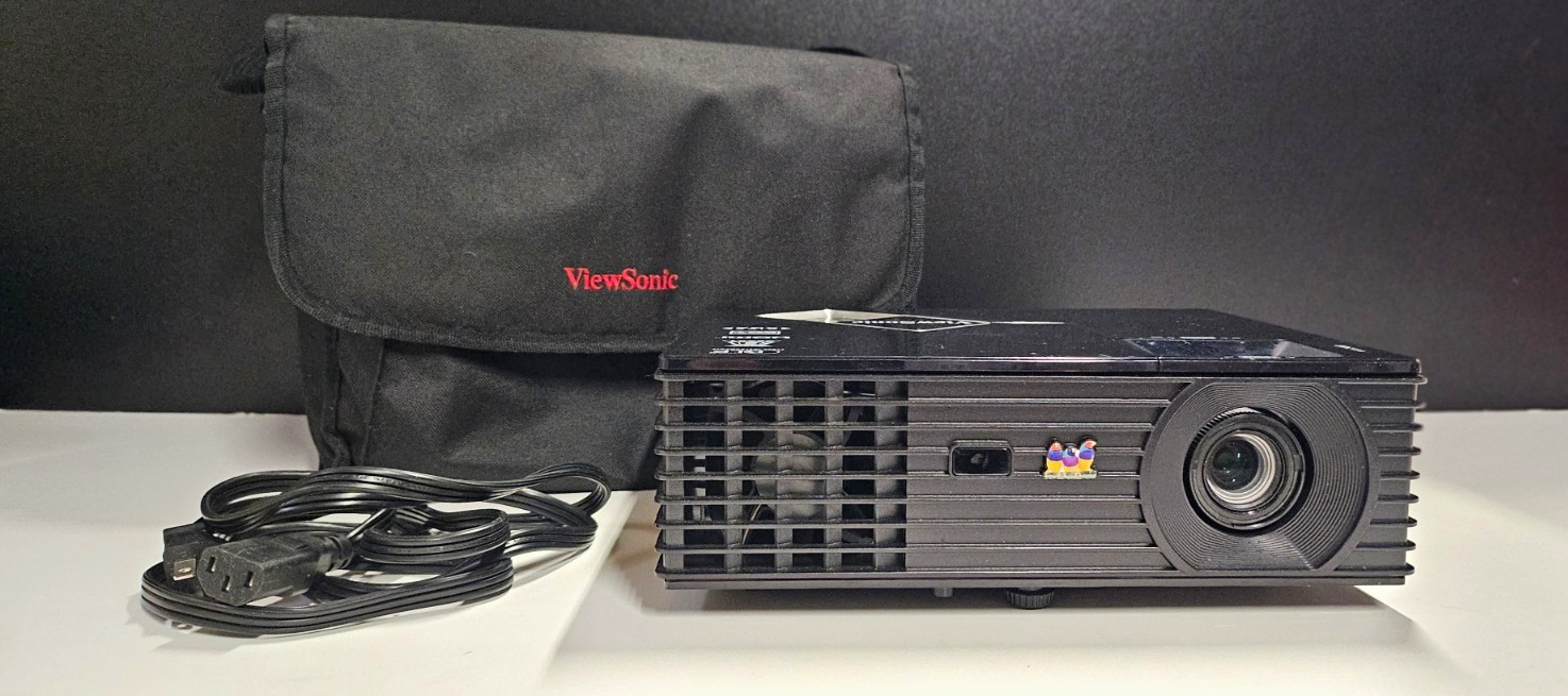 ViewSonic PJD5533w DLP WXGA 3000 ANSI 3D Ready HDMI Projector w/ Case..no Remote