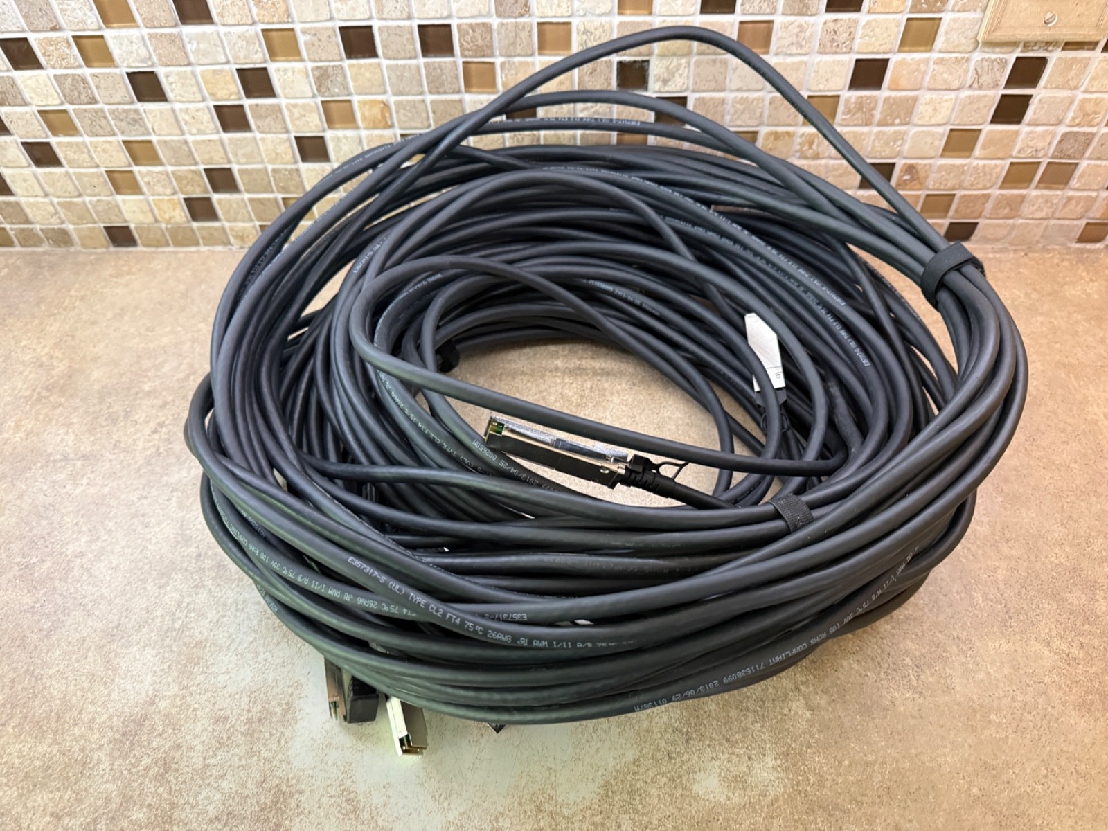 LOT OF 11 AMPHENOL X6559-R6 SAS EXPANSION CABLE 5M QSFP-QSFP 112-00178 5M