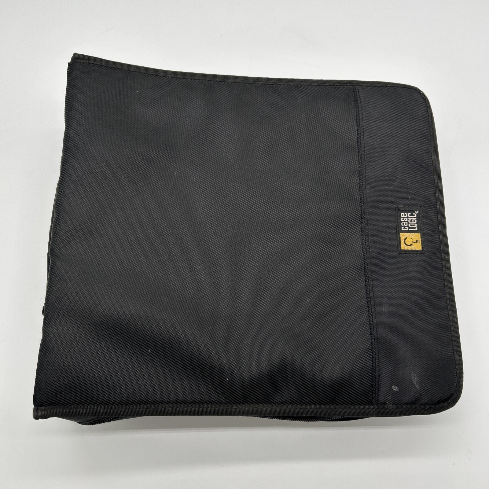 Case Logic CD Binder Black Nylon Zipper Case with 33 Pages Holds 264 Discs