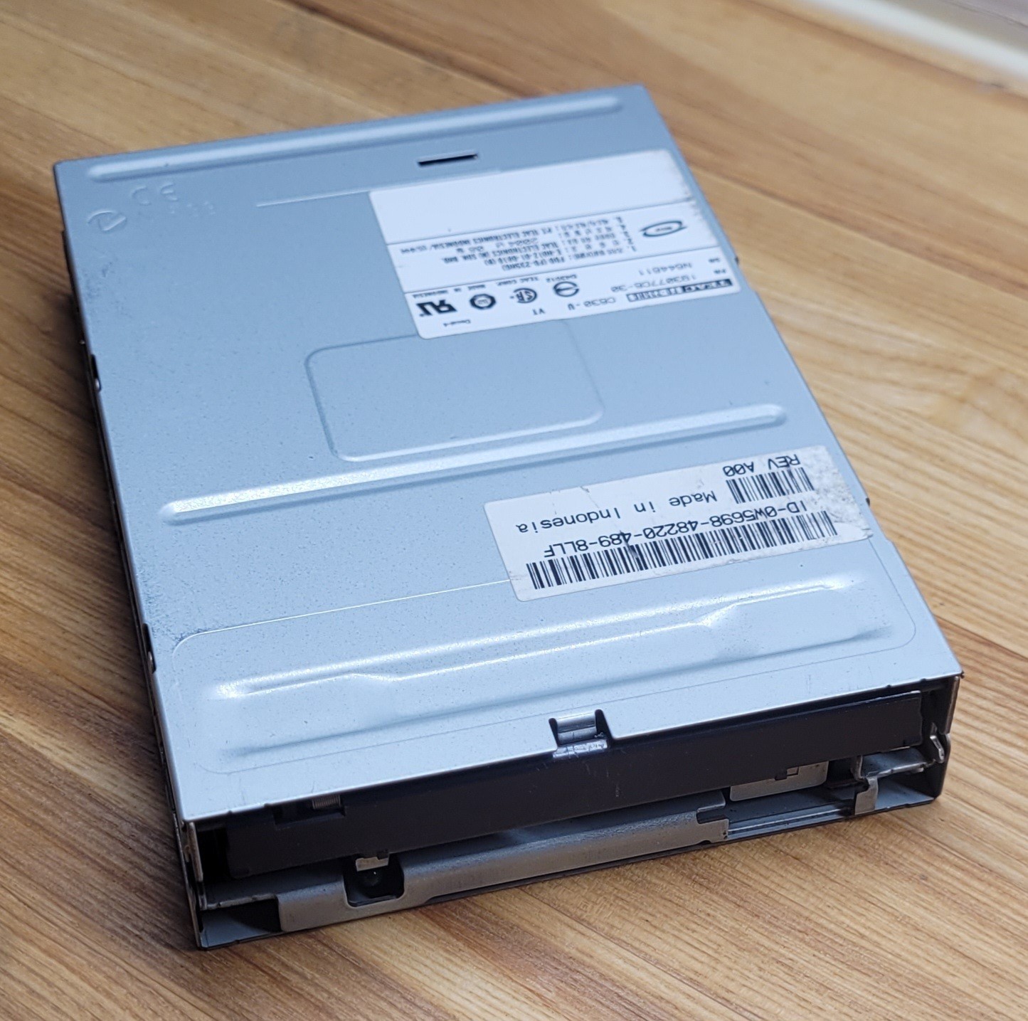 TEAC FD-235HG 3.5 Inch 193077C6-30 Internal Floppy Disc Drive 
