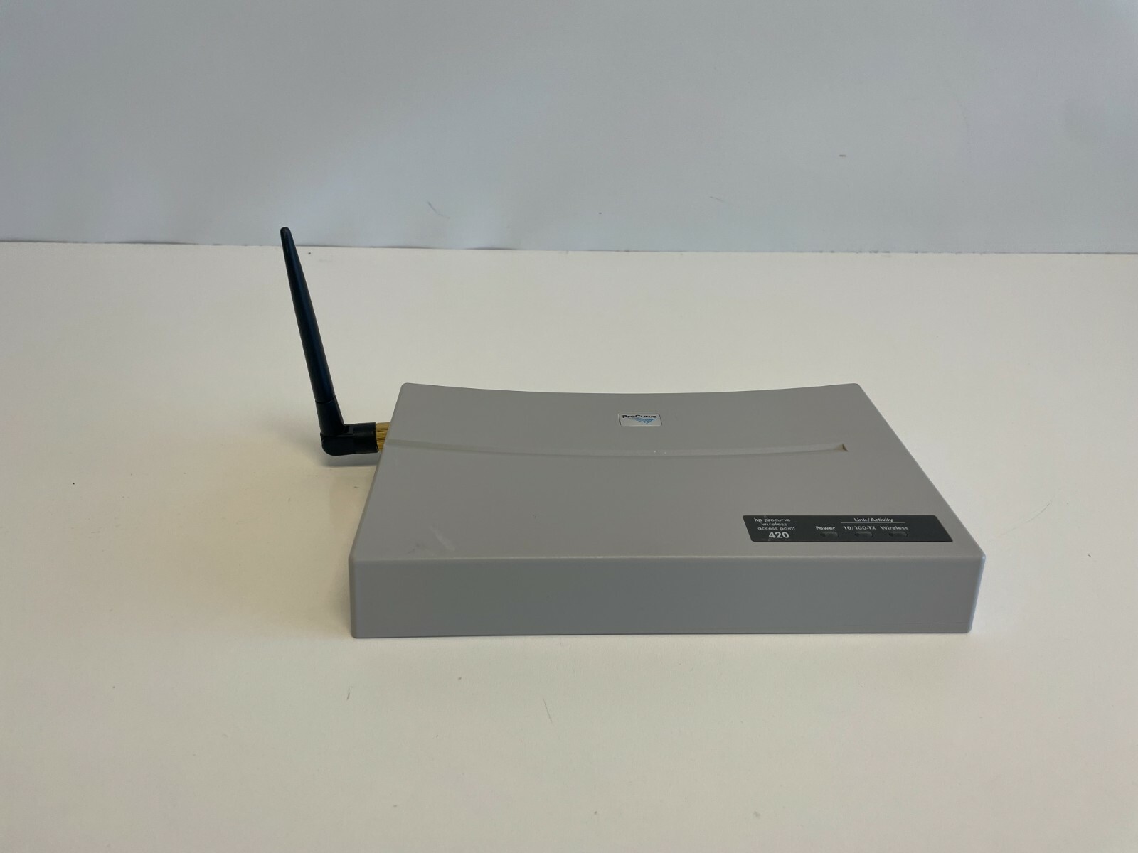 AA4: HP Procurve Wireless AP 420 J8130A  Access Point