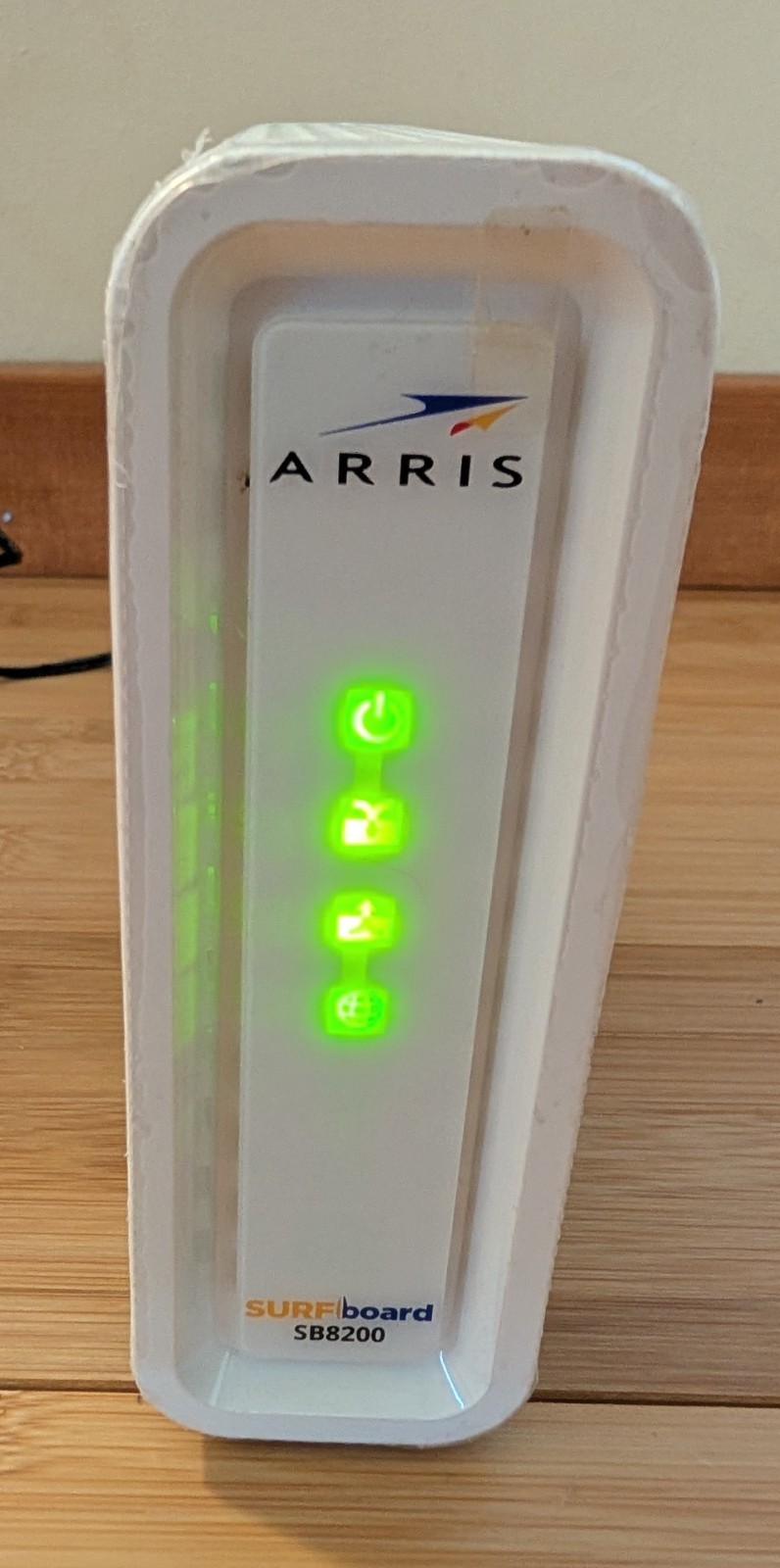 Arris Surfboard SB8200 Cable Modem DOCSIS 3.1 w/ Power AC Adapter - 