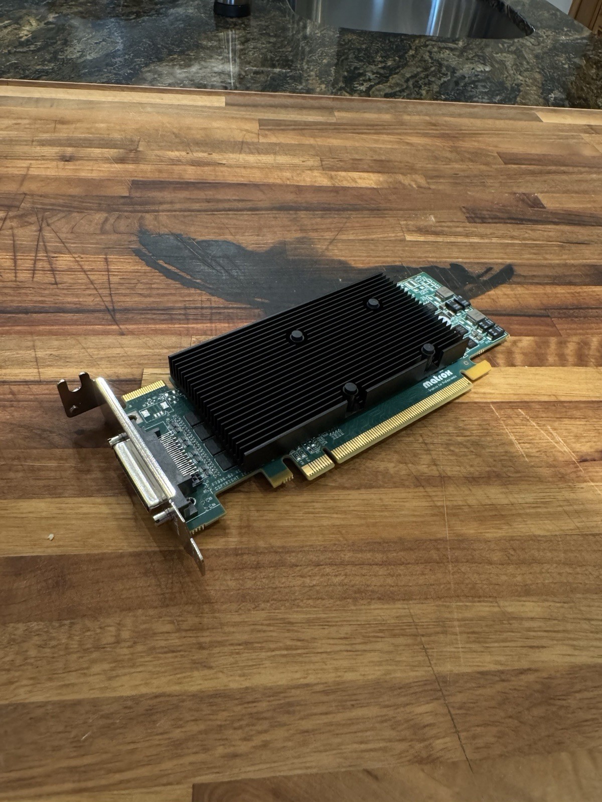 Matrox Low-Profile PCle x16 Graphic Display Card M9140-E512LAF