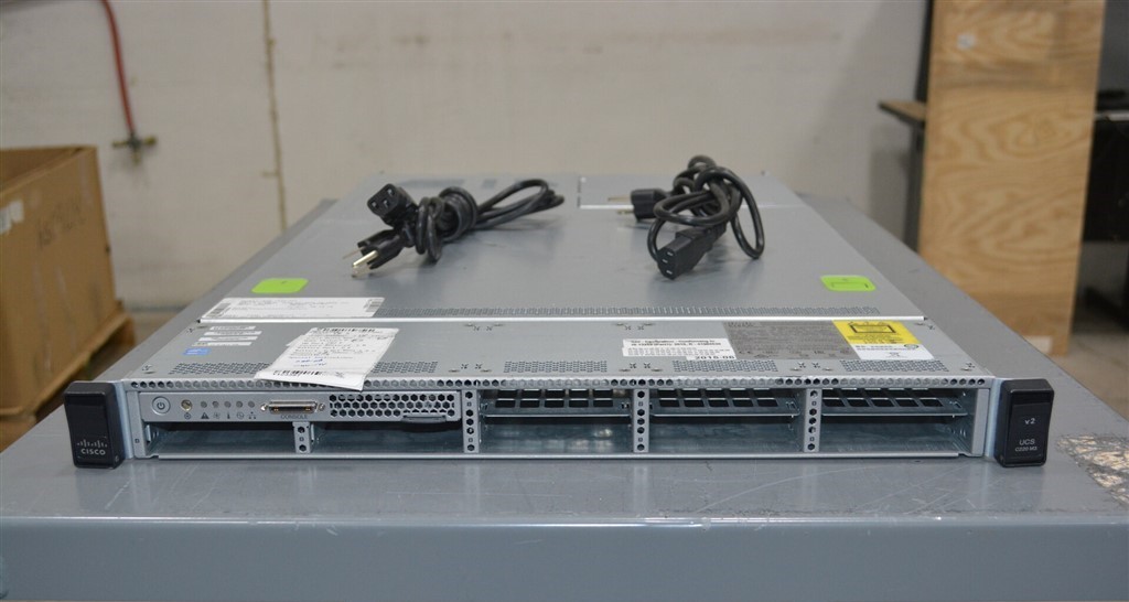 CISCO UCS C220 M3 UCSC-C220-M3SBE V01 8x2.5" Server Xeon E5-2609 4GB SEE NOTES