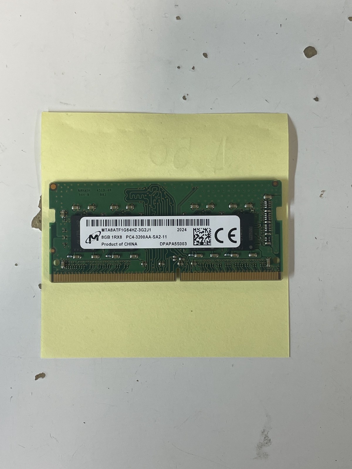 Micron 8GB PC4-25600 (DDR4-3200) Memory (MTA8ATF1G64HZ3G2J1)
