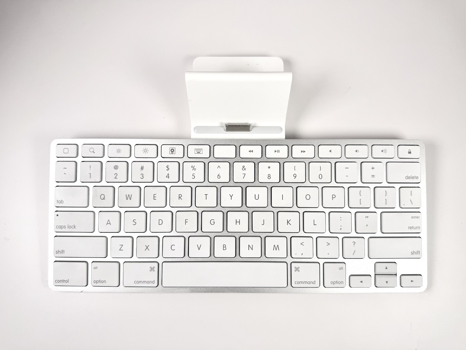Apple iPad Keyboard Dock A1359 MC533LL/A 30-Pin Keyboard Stand OEM