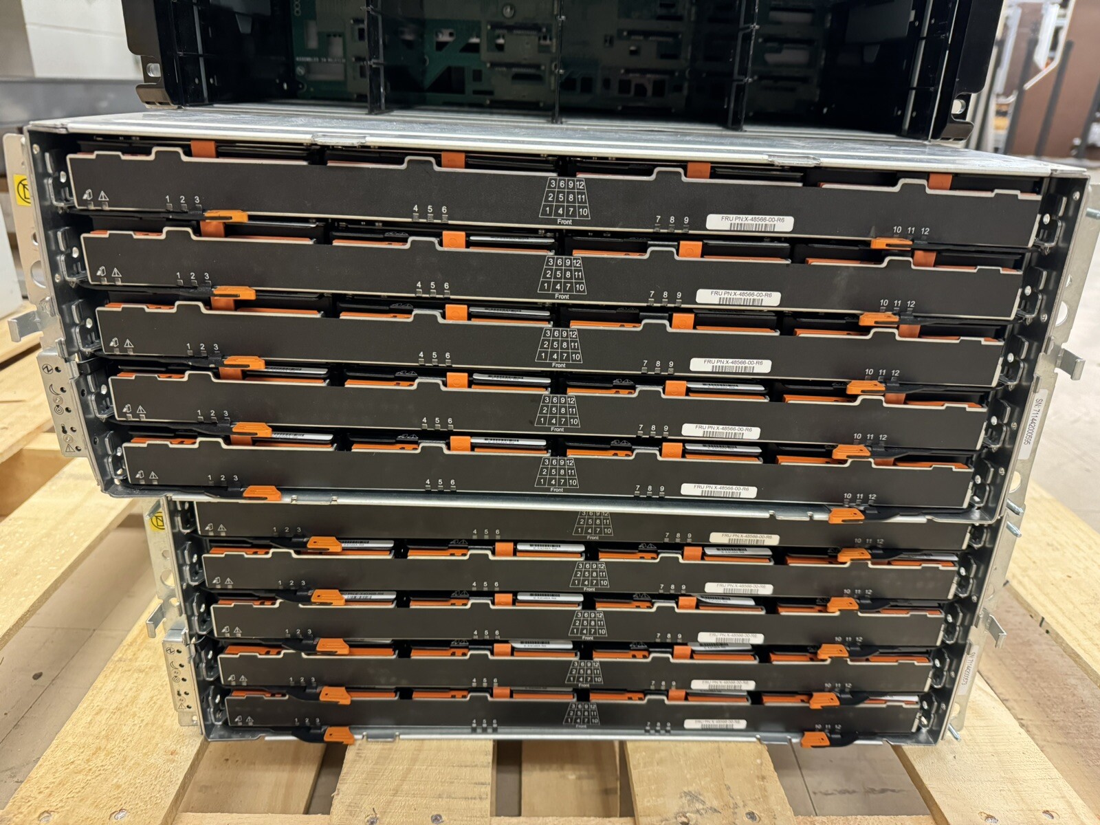 NetApp NAJ-1503 E5760, 40x 4TB SAS Disks, 2x IOMs, 2x PSUs Storage System