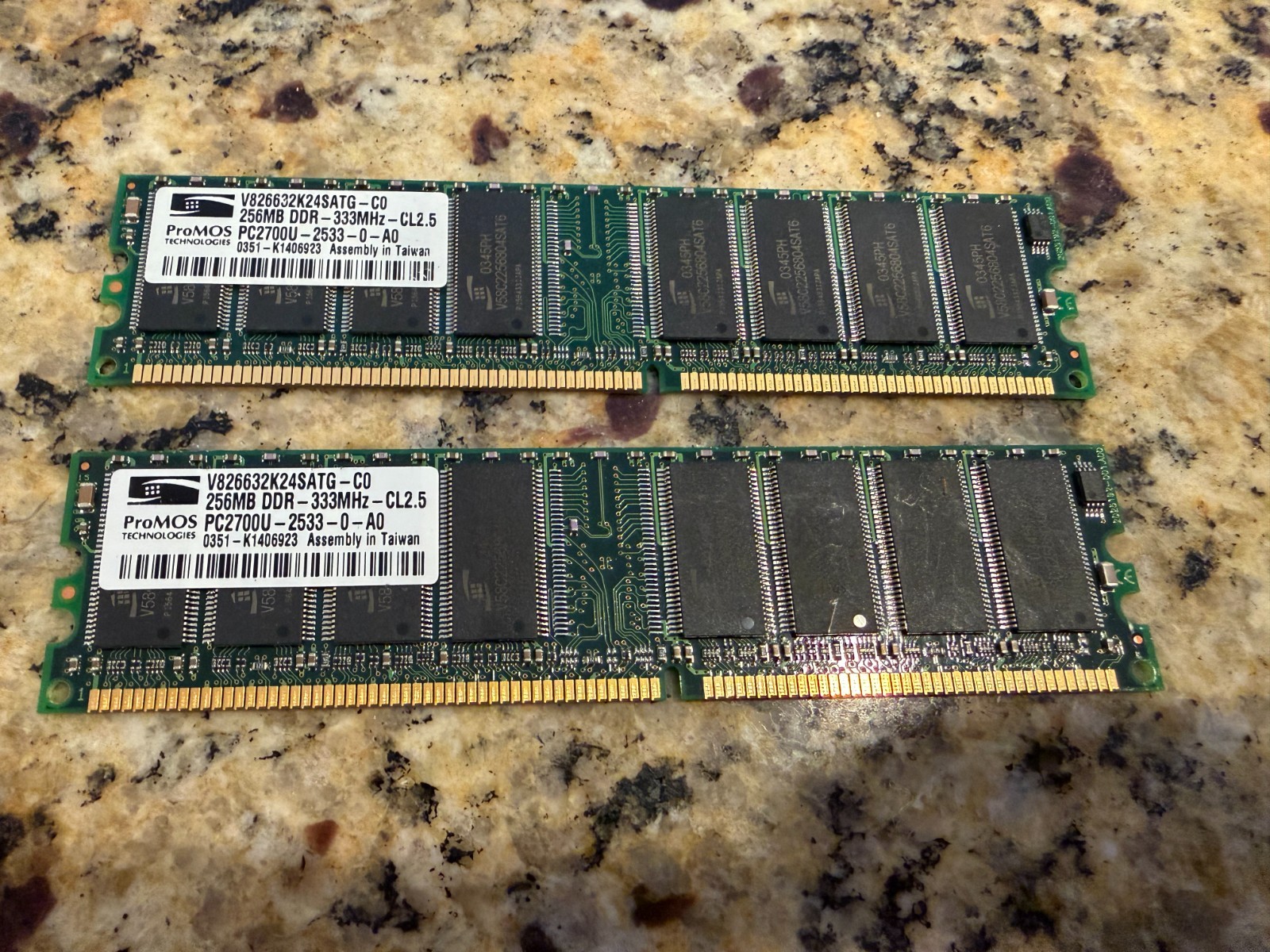 2x 256MB ProMOS DDR-333 PC2700U CL2.5 184-Pin Desktop RAM Untested