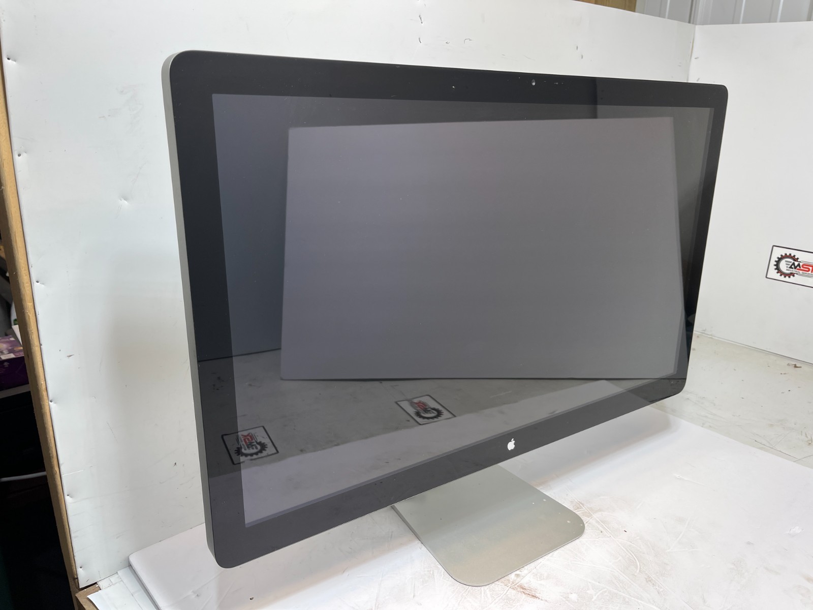 Apple Model A1316 LED Cinema Display 27" Computer
