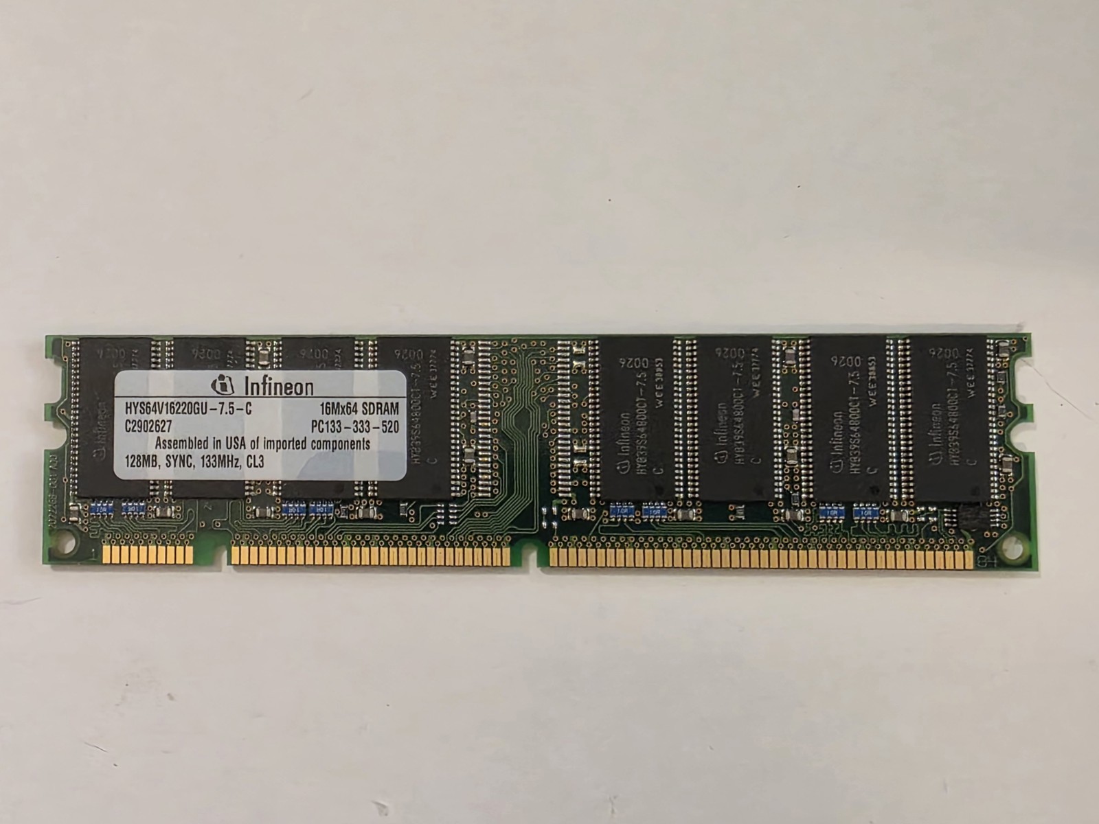 Infineon 128MB PC133 SDRAM 168-Pin DIMM Memory HYS64V16220GU-7.5-C CL3
