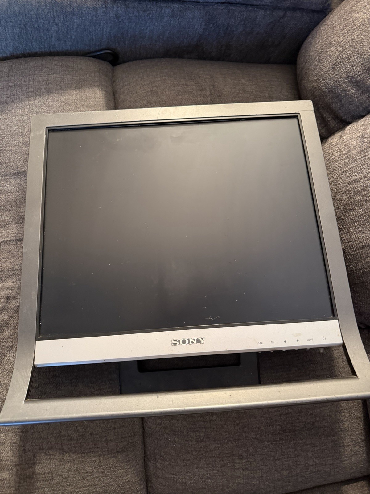 Sony SDM-HS75 17” TFT LCD Color Computer Monitor Tested Working with Cables