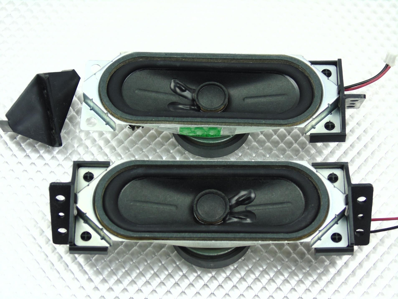 Philips Magnavox 32MF338B/27 32" 720p LCD HD TV Speakers Set 10W - S0412F06A
