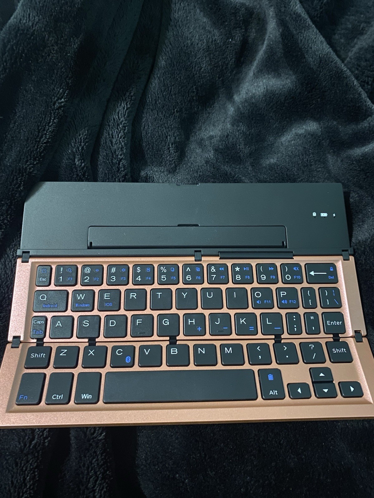 Geyes Rose Gold Metal Keyboard Folio Case with Integrated Stand