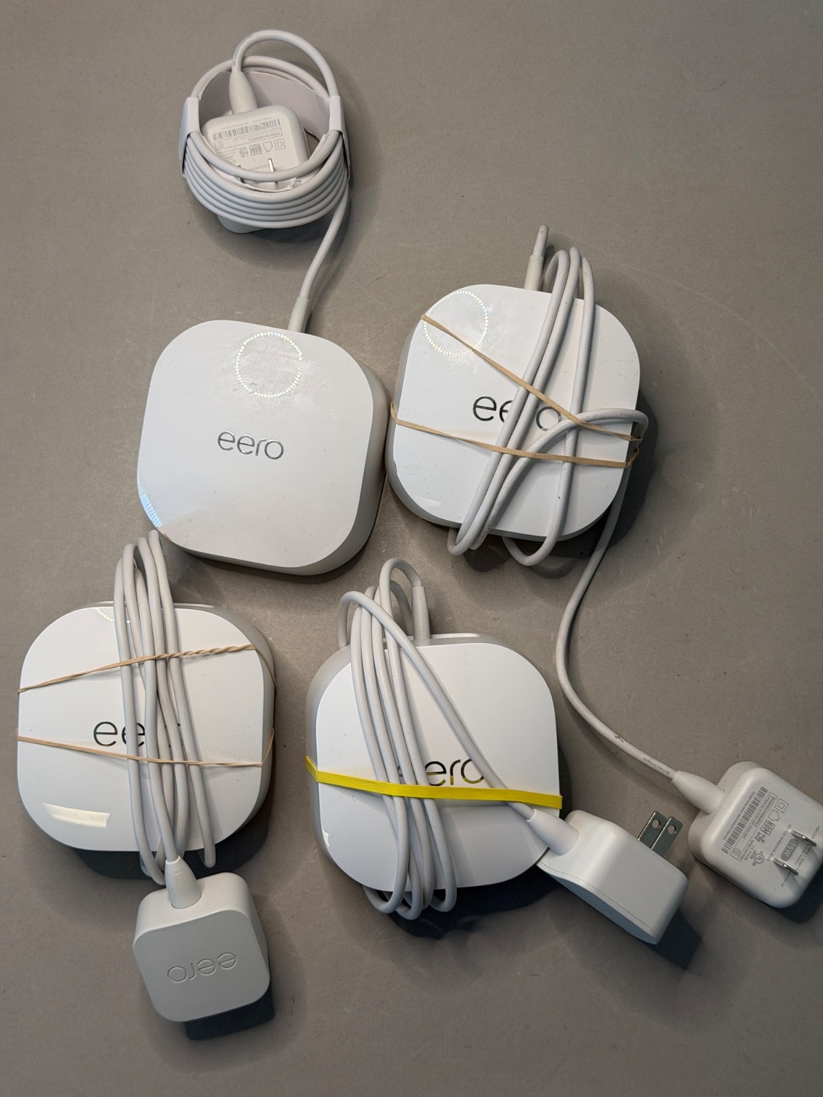 eero 6+ Plus mesh dual band wifi system Covers up to 6,000 sq. ft 4-pack R010001
