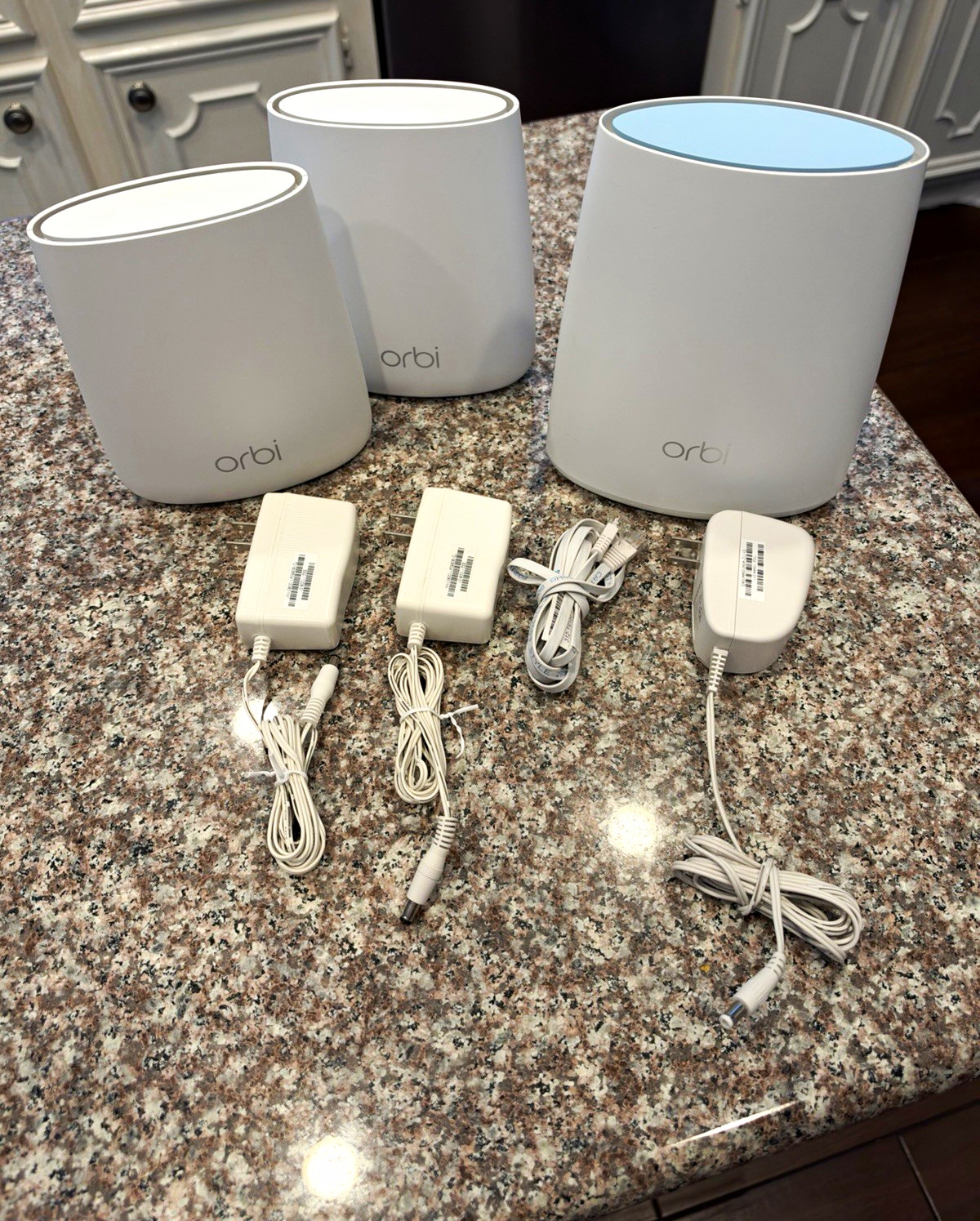 NETGEAR Orbi Mini RBR40 Router + 2 RBS20 Satellites Tri-Band Mesh 2200Mbps