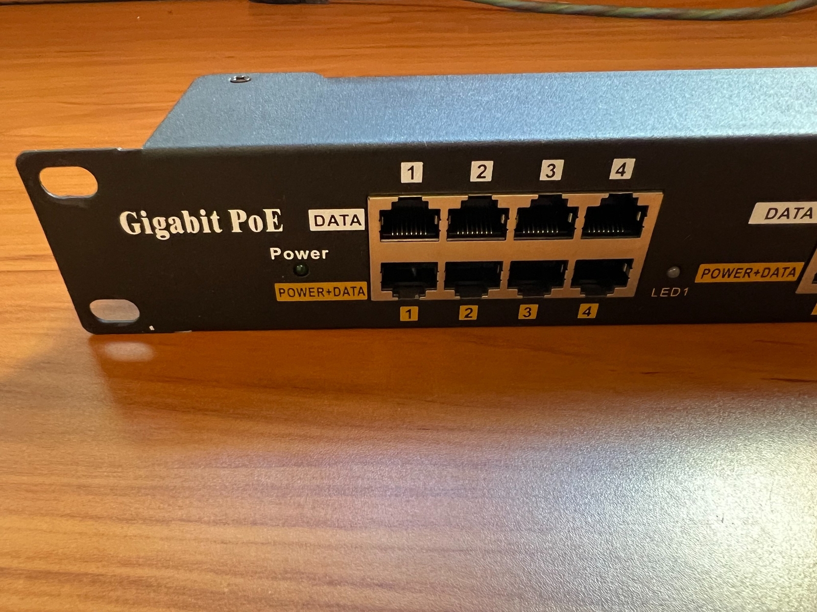 PoE Texas WS-GPOE-16-A 16-Port Gigabit PoE Injector