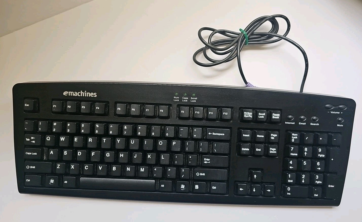 Emachines Querty Keyboard PS/2 Wired Purple Input Model KB-9908