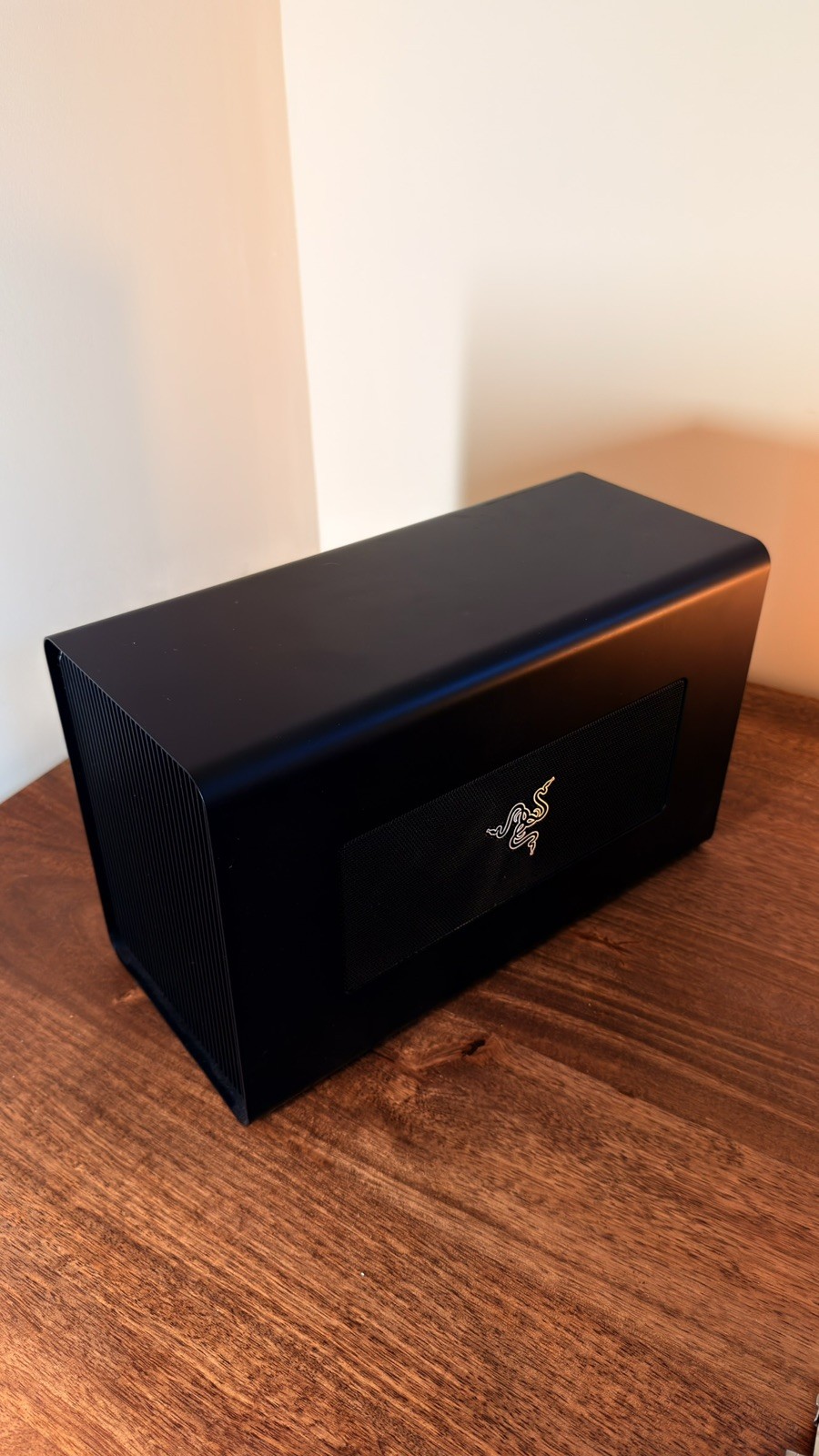 Razer RC21-0143 Core X Chroma Ext. GPU Enclosure & Radeon WX 8200 Graphic Crd