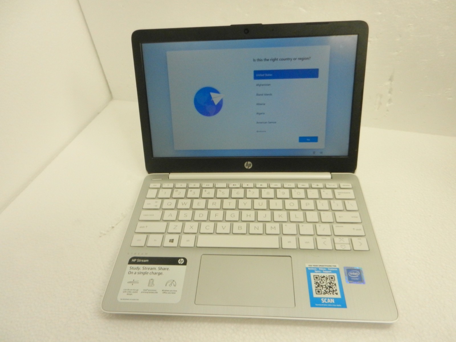 HP Stream “11-ak0013dx Laptop