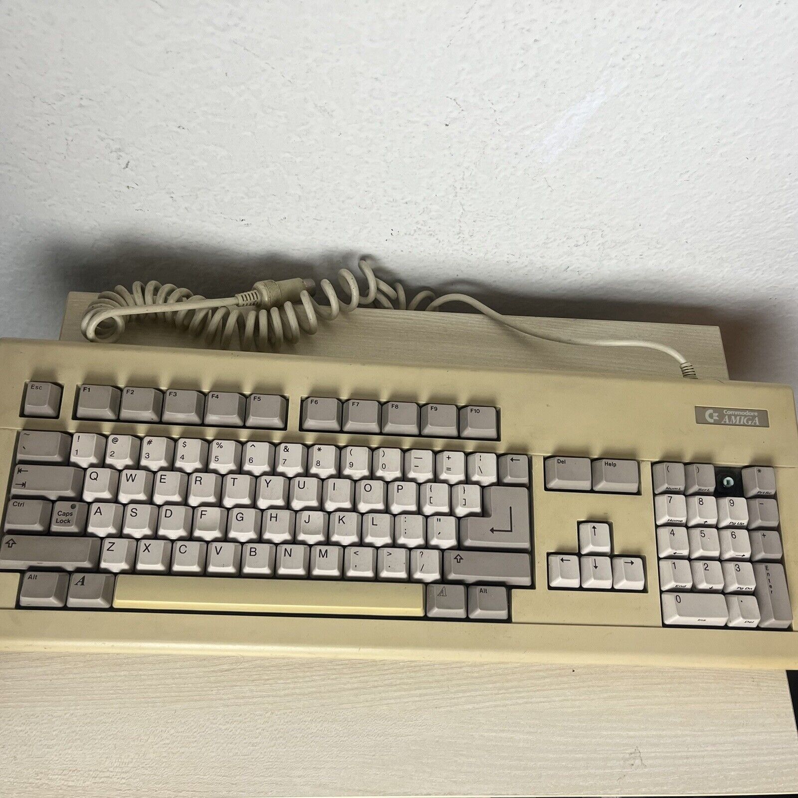 Amiga 2000 3000 Keyboard for Commodore Amiga Tested KKQ-E94YC 312716-02