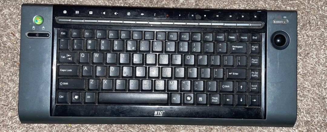 VTG BTC 9039URF III 86 Normal Keys 16 Function Keyboard Rare 