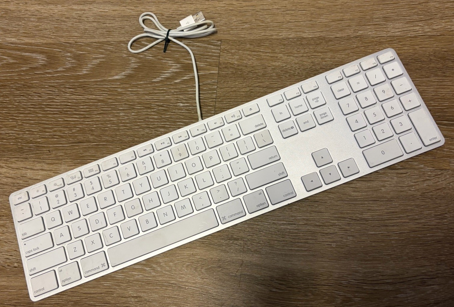 Apple A1243 Aluminum Wired Keyboard Full Sized Slim, Genuine Mac TESTED
