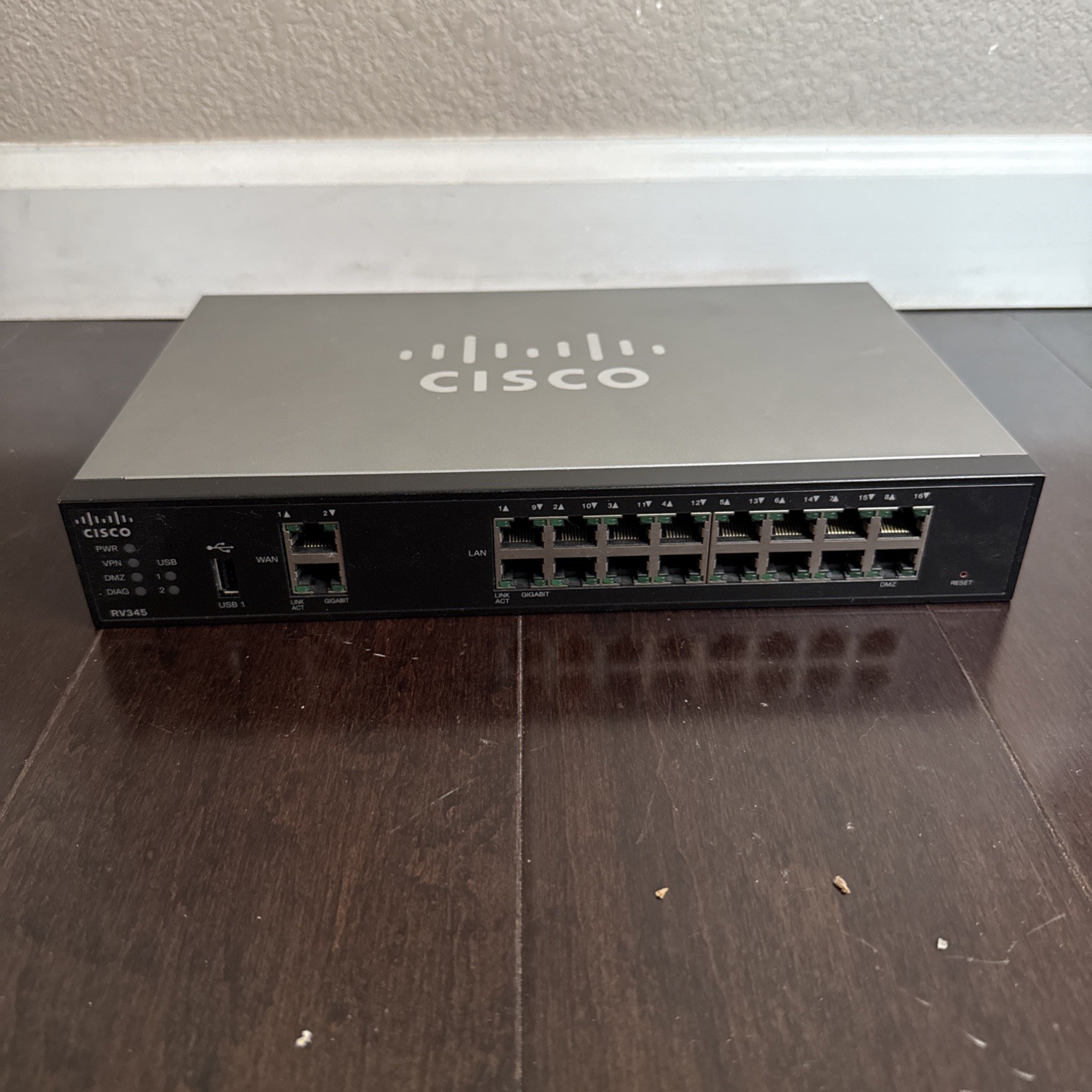 Cisco RV345P Dual WAN Gigabit VPN Router 16-Port Switch w/8 PoE+Ports