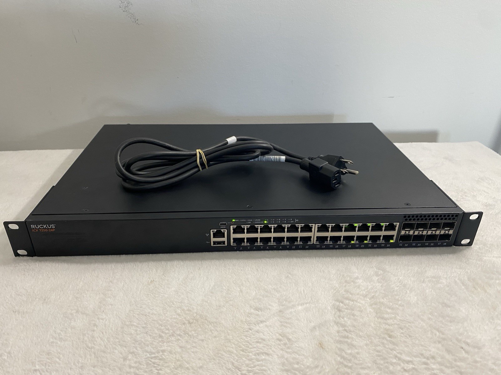 RUCKUS ICX 7250-24P 80-1008710-19 Network Switch with Power Cord & Ear Racks