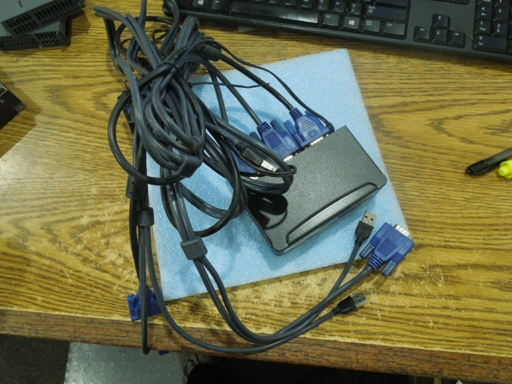 StarTech.com: SV231USB. 2 Port Professional USB KVM with AC & SVGA Cables 
