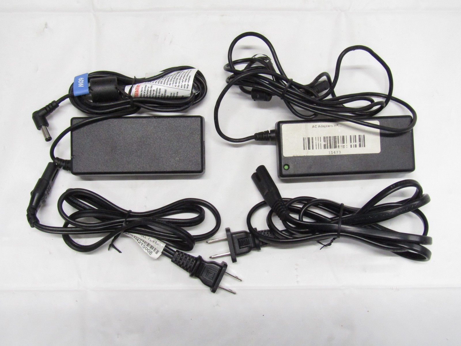 Lot of 2 Genuine OEM HP F1781A 60W 19V 3.16A Small Barrel Presario Adapter