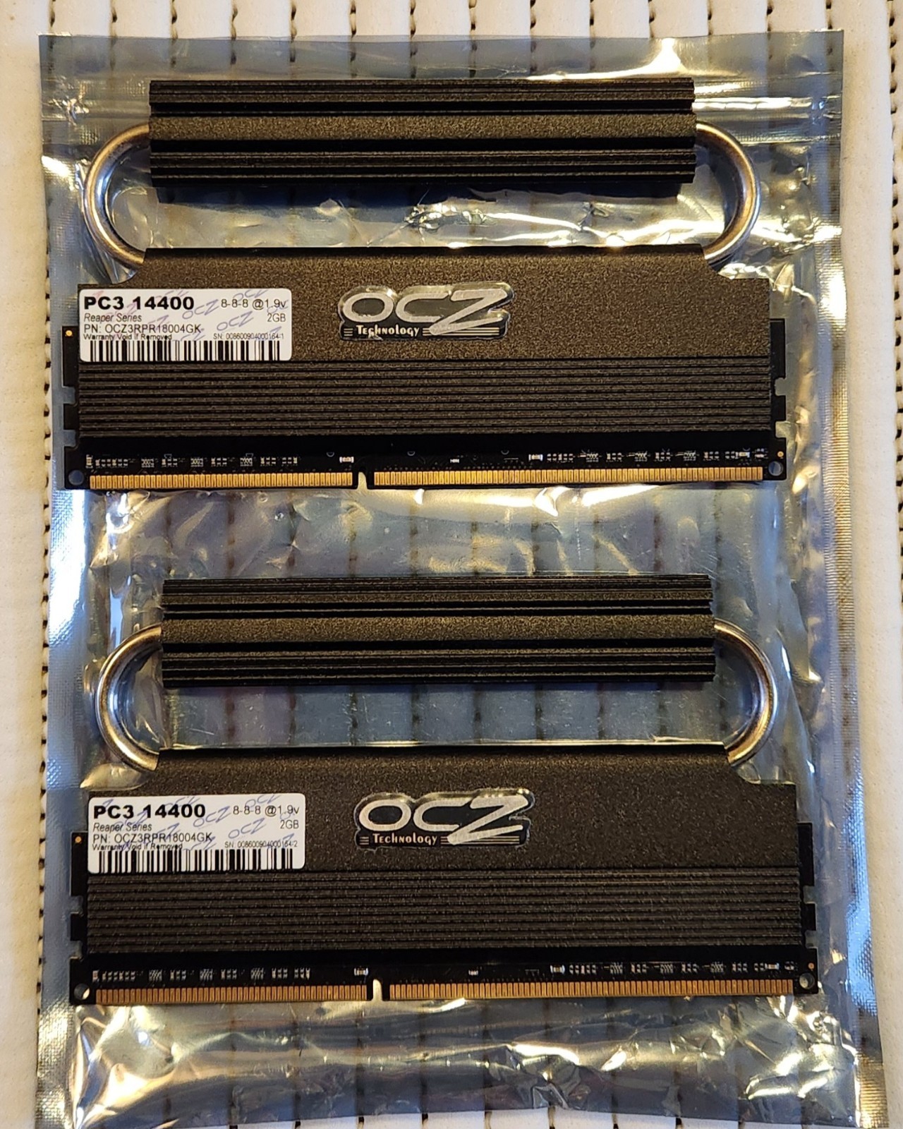4GB OCZ Reaper HPC (2x2GB) 1800 PC3 14400 8-8-8 Memory OCZ3RPR18004GK