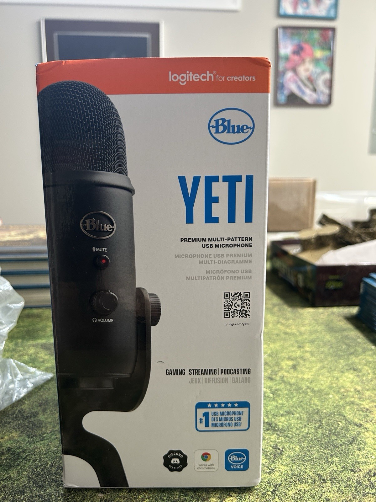 Logitech Creators Blue Yeti USB Microphone with Blue VOCE 4 Pickup Patterns NIB