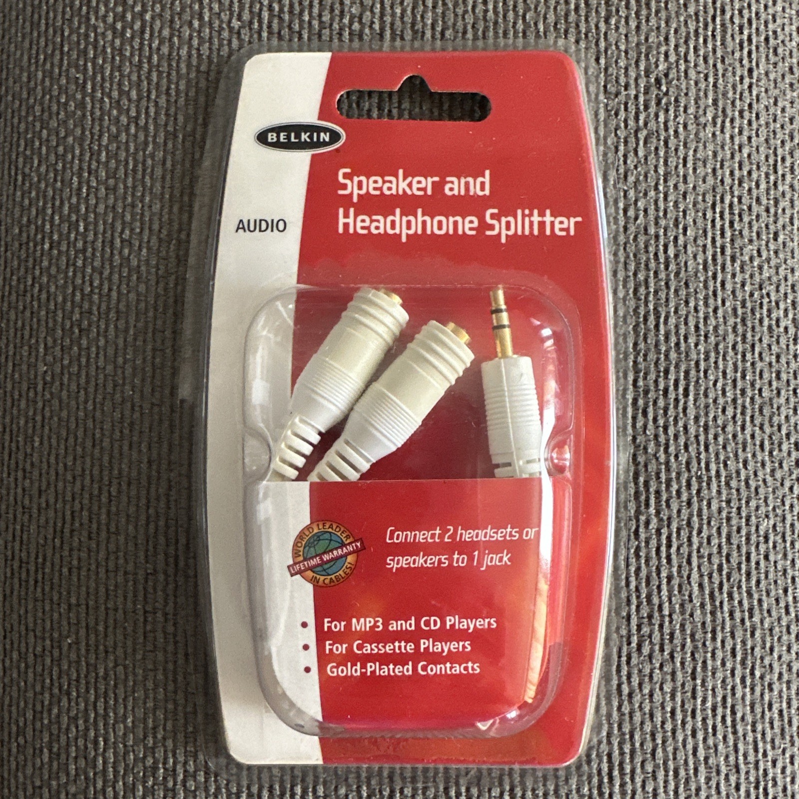 Belkin F8V234 White Speaker and Headphone Y Splitter 