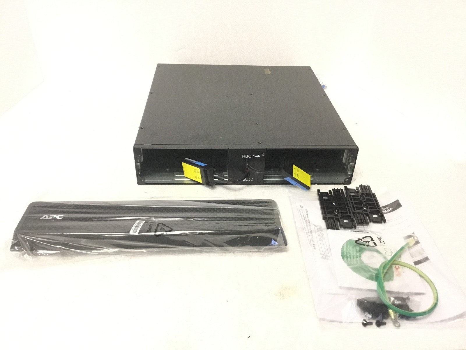 NEW APC SRT48BP External Battery Pack Rack Mount No Batteries QTY 