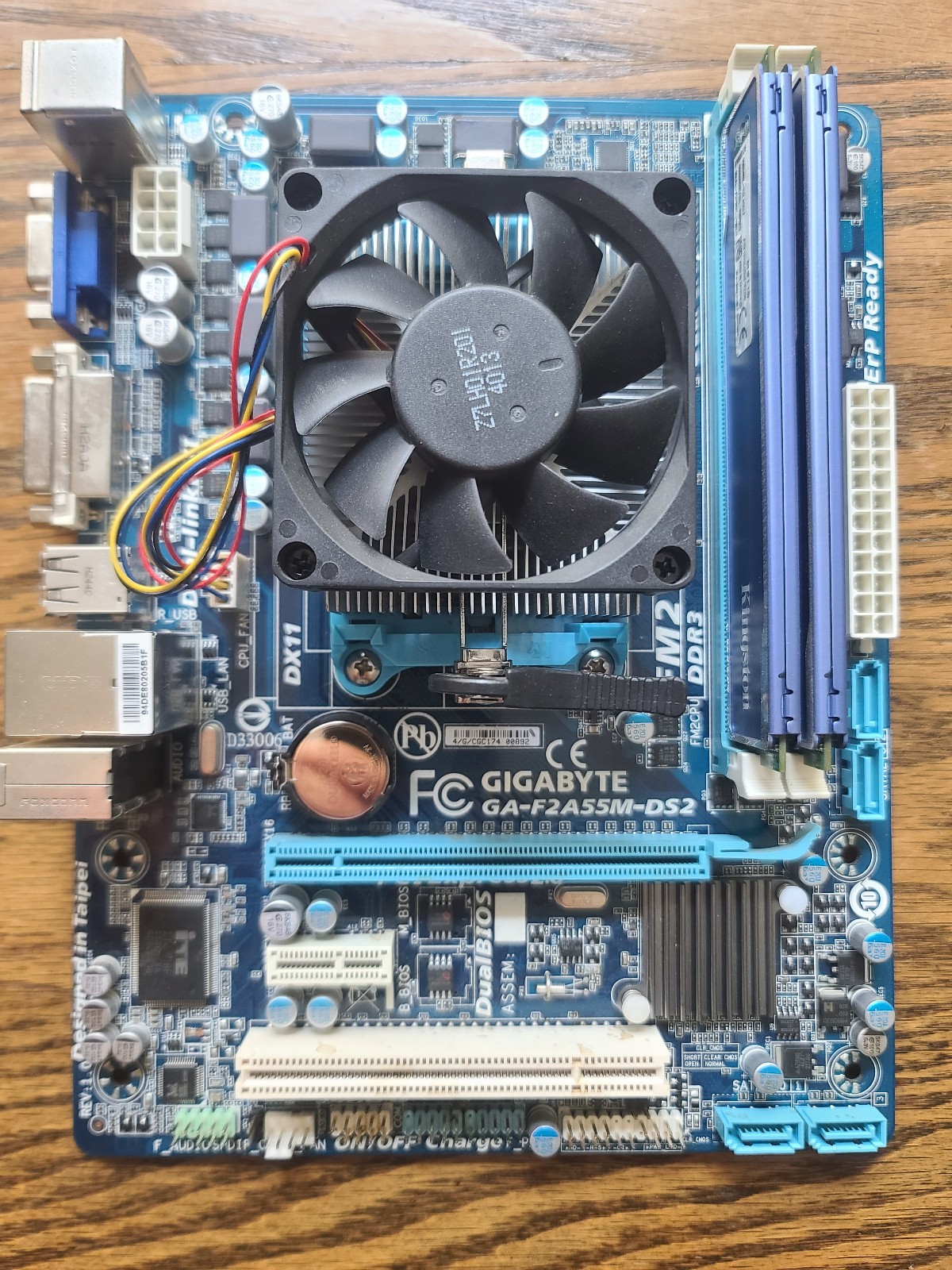 Gigabyte GA-F2A58M-DS2 Motherboard rev 1.0 w/AMD A10-5800K, 8GB RAM & IO Shield