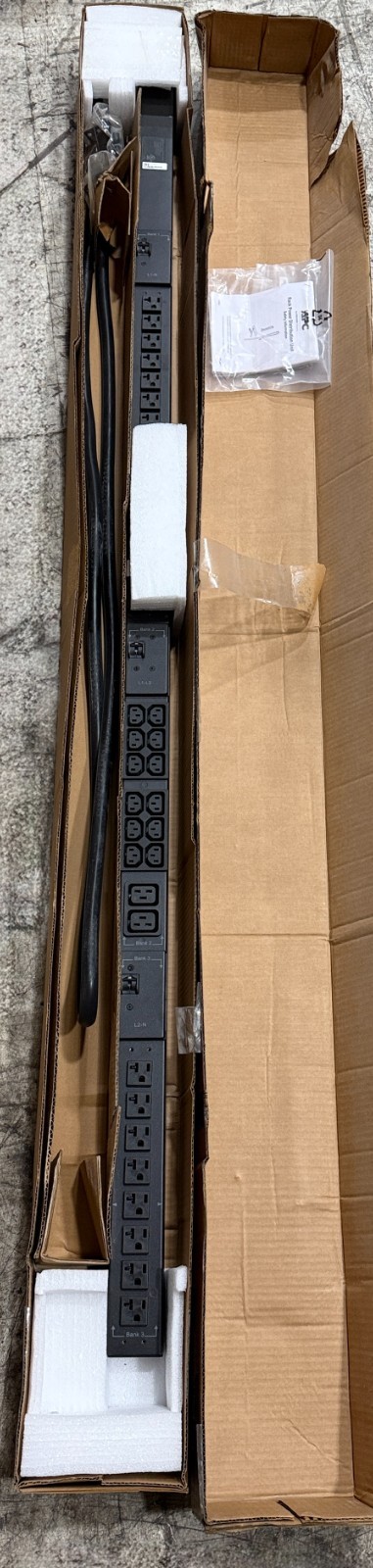 APC AP8870 Metered Rack PDU 30A 100-240V 5000VA (16) 5-20R (12) C13 C19 L14-30P