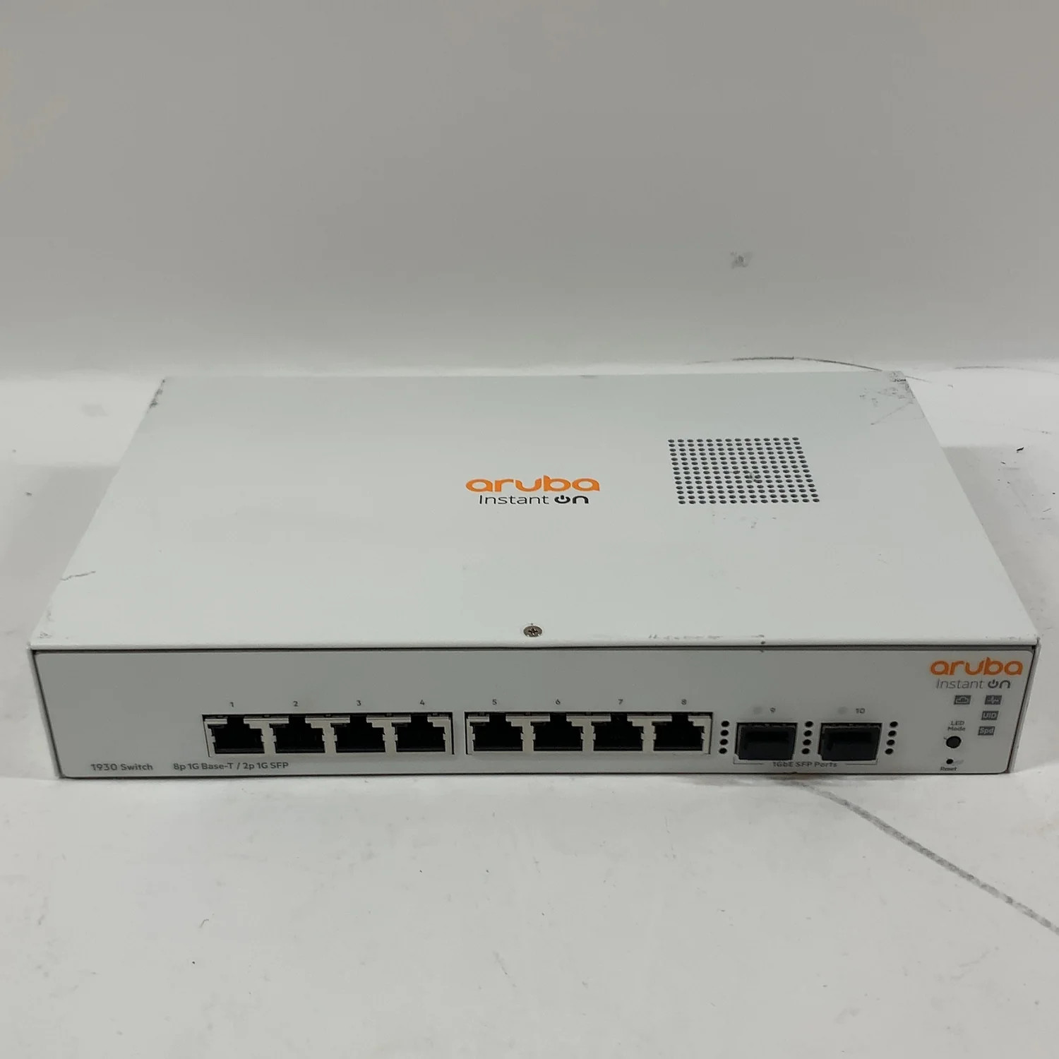 HPE Aruba Instant On 1930 10-Port Gigabit Smart Switch JL680A