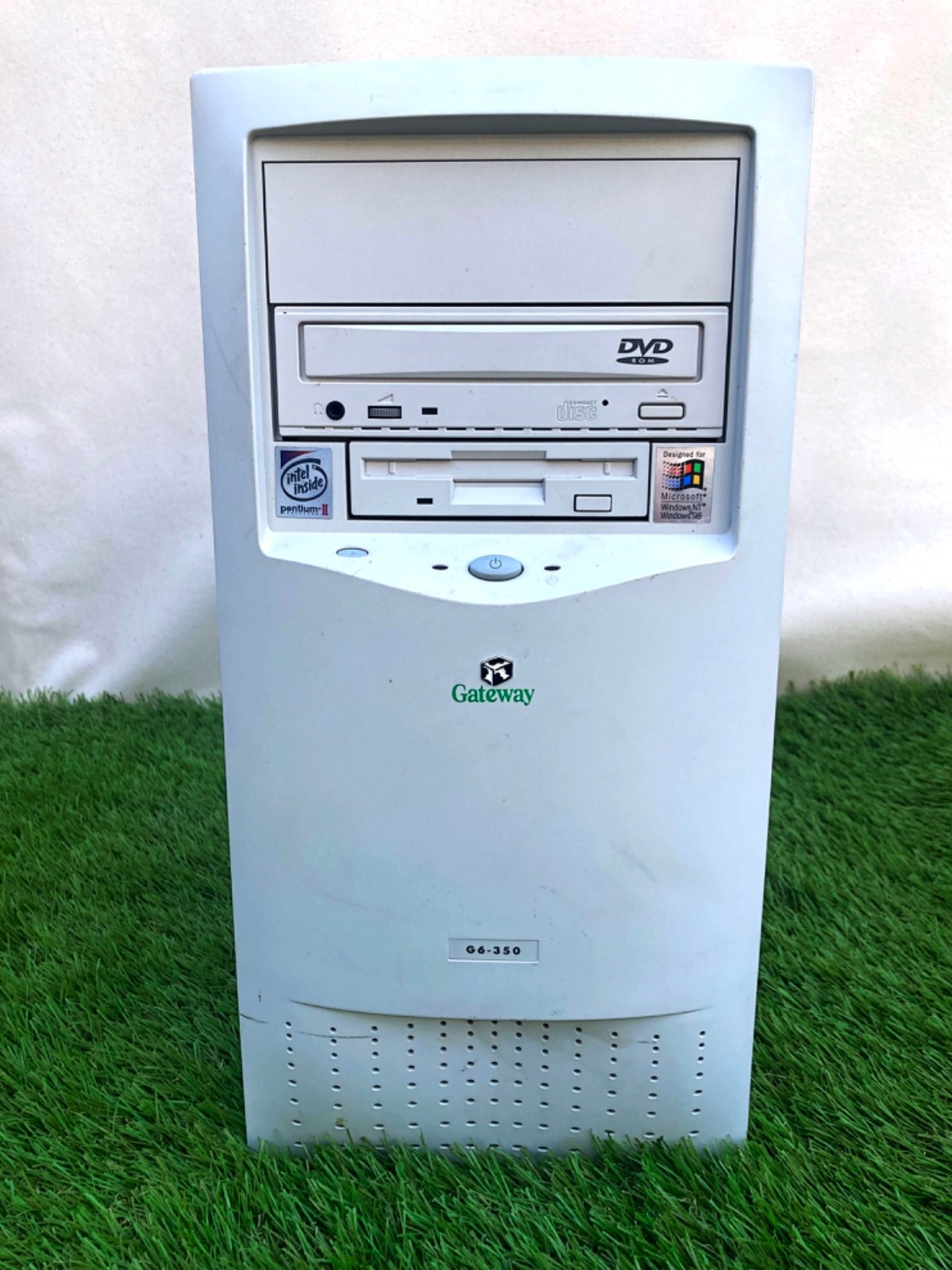 Gateway Essentials Micro ATX retro Gaming Desktop Computer PC Pentium II Windows