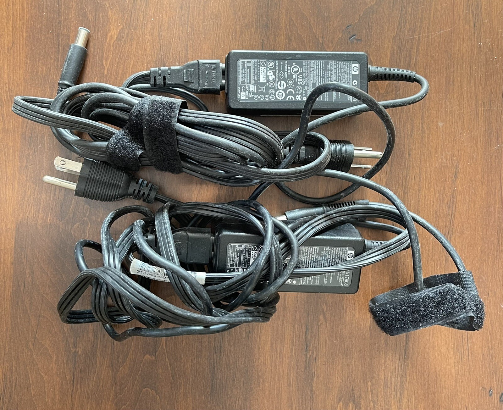 Lot Of 2 Genuine HP 608423-002 40W 19.5V 2.05A Laptop AC Adapter Power Charger