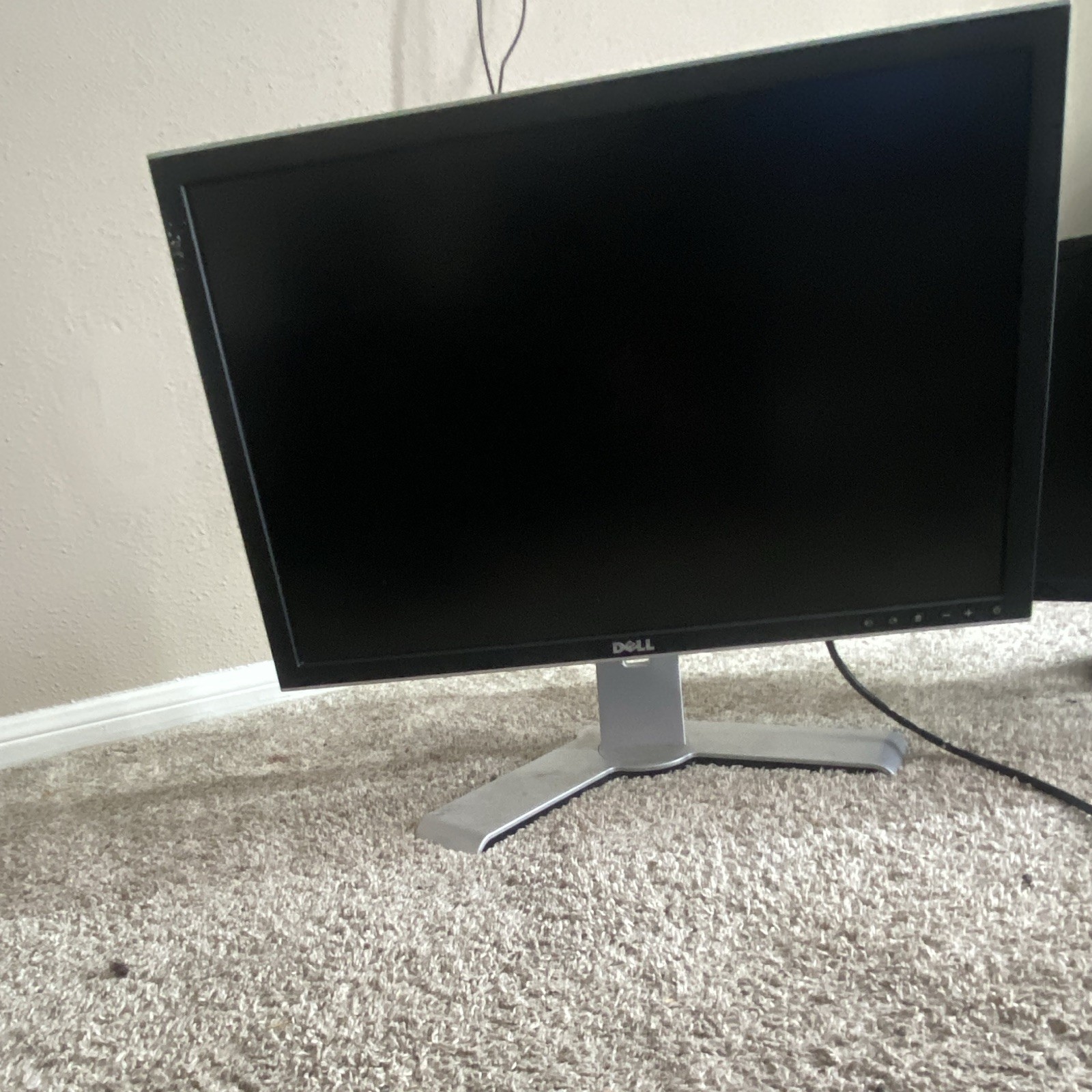 Dell UltraSharp 19-22.9in LCD Flat Screen Monitor 4:3 Silver/Black