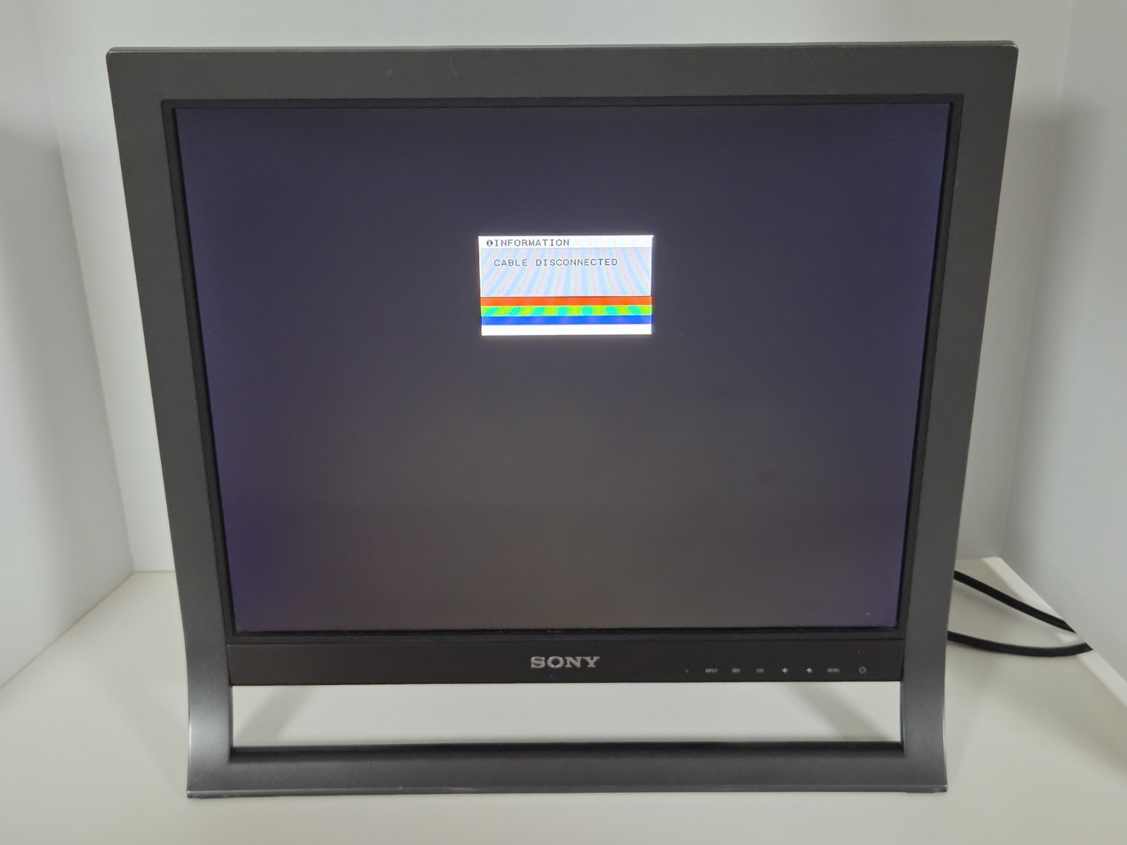 Sony SDM-HS95P 19" LCD Monitor, 1280x1024 12ms - Tested, Works