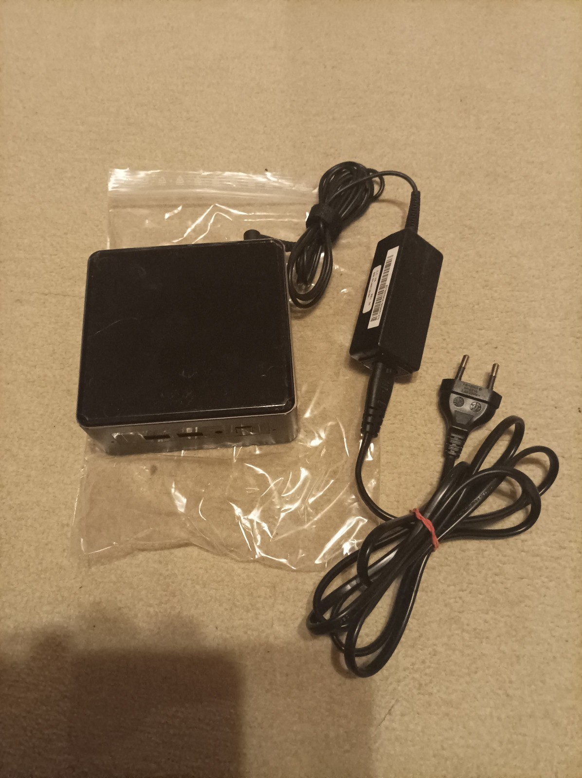 Intel NUC Mini PC, Intel Core i7-7567U, 256GB SSD, 16GB RAM, Windows, 11, Nr9