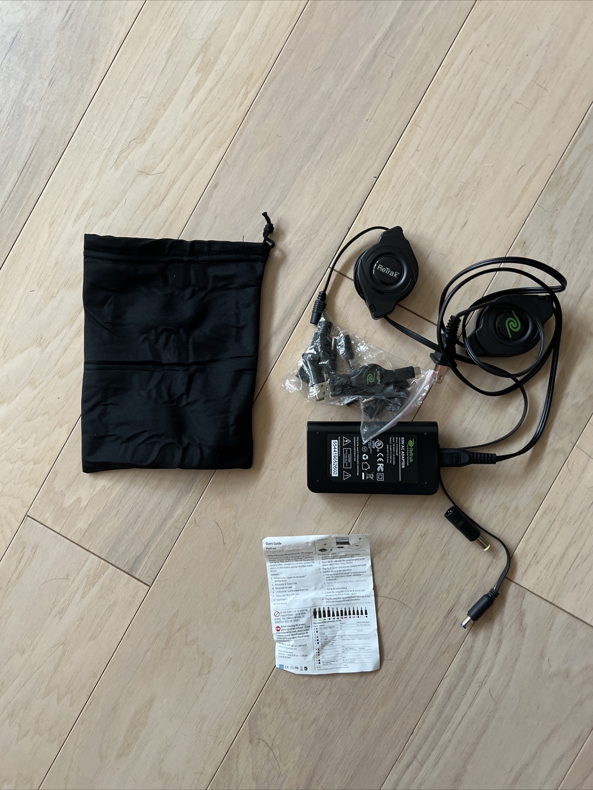 Retrak Premier Series Retractable Universal 65W LapTop Charger w/13 Adapter Tips
