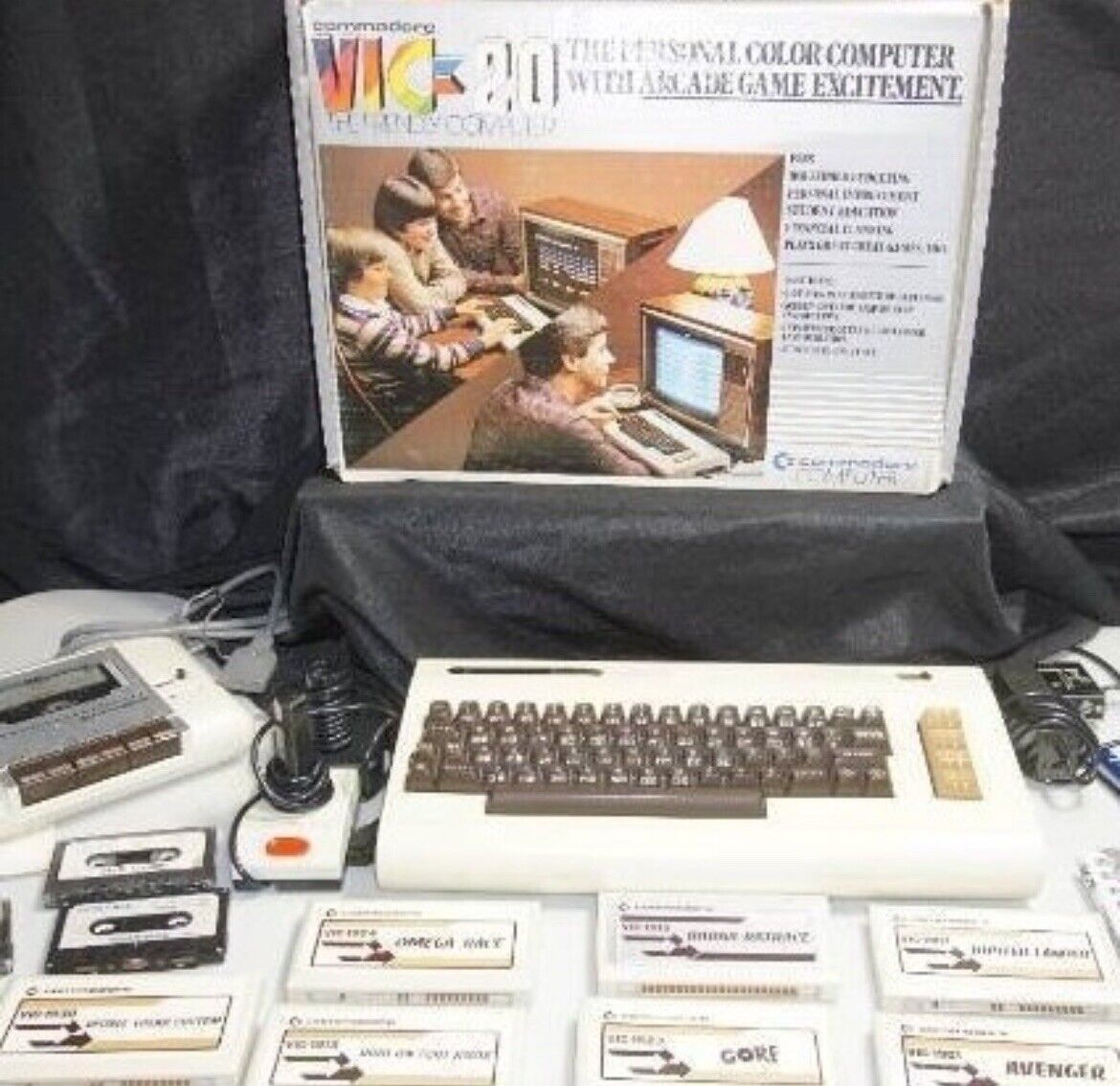 Commodore VIC-20 - Box - Games – Joystick – Paddles – A/V Cable - Power - Manual