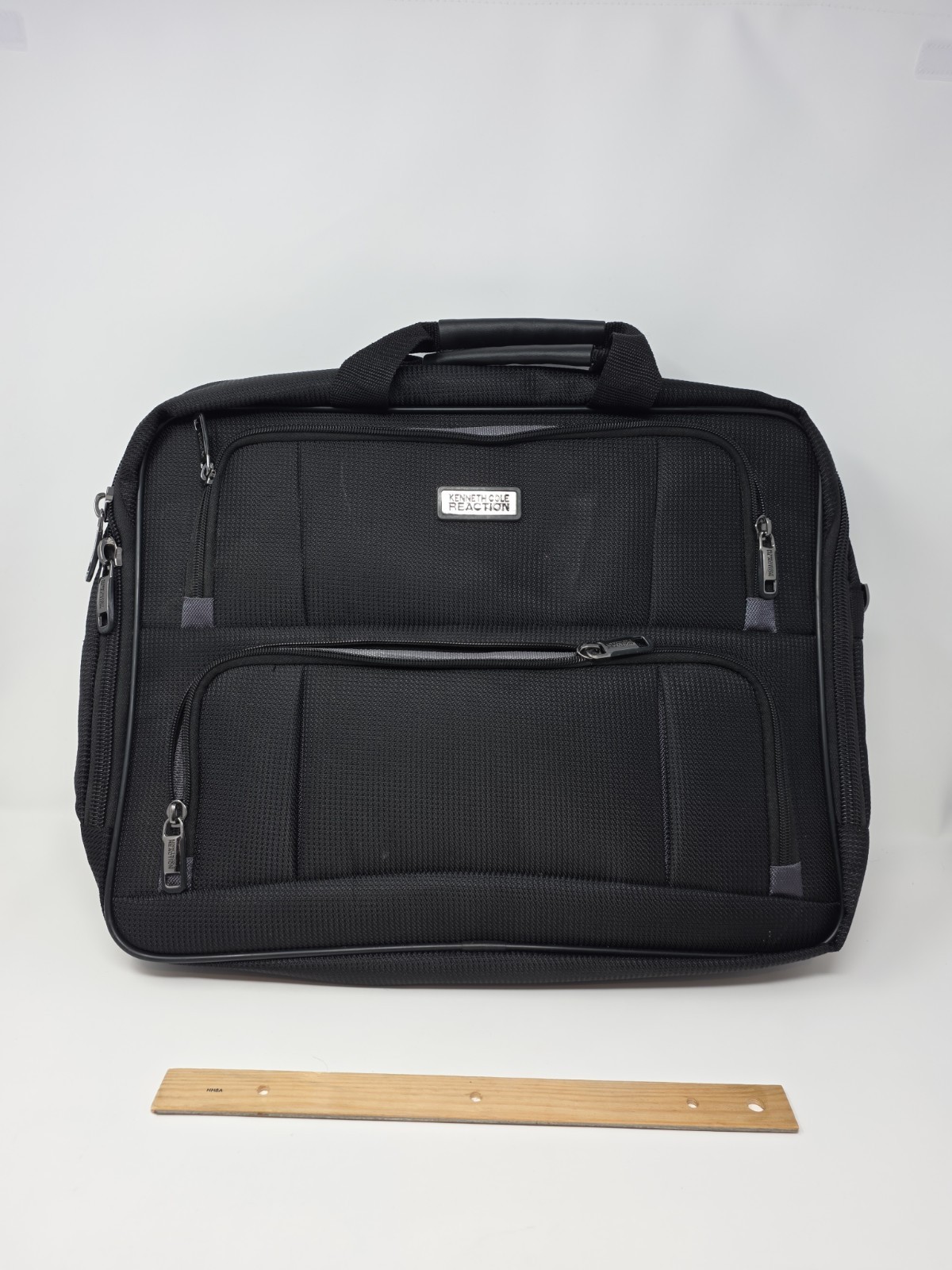 Kenneth Cole Reaction R-tech Black Laptop Messenger Bag Case 18" x 13" Excellent