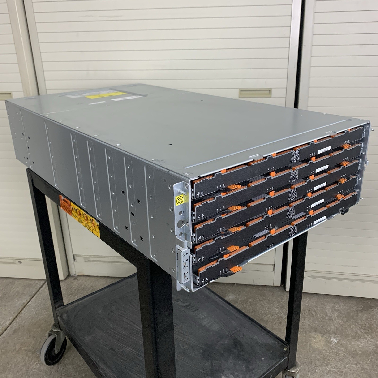 NetApp 6600 0892 60x 3.5" LFF HDD ESM No Controllers 2x PSUs 2x Fans