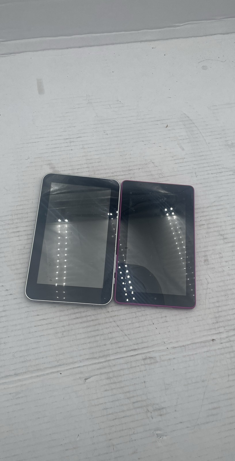 Vivitar XO MID0050913 FCC ID: RQ2PI070 7 Inch Touchscreen Tablet Lot of 2
