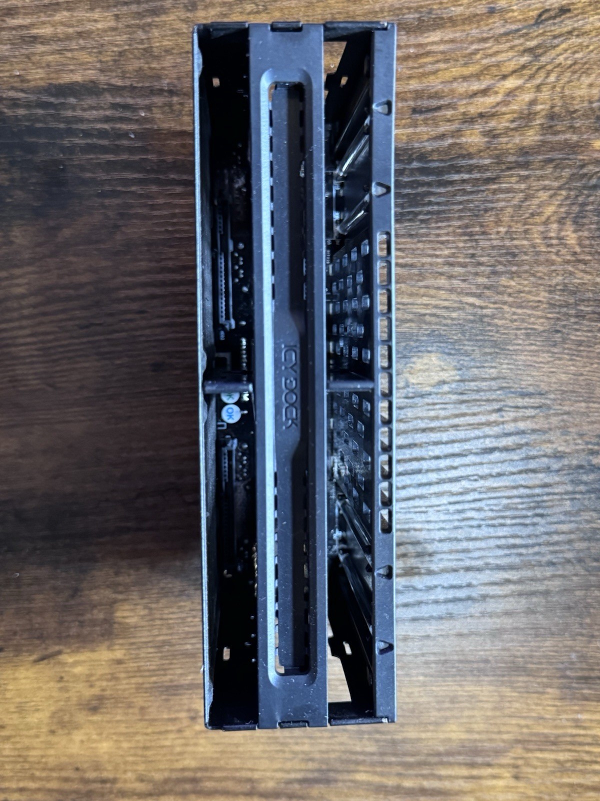 ICY DOCK 4 Bay 2.5 SAS/SATA SSD/HDD Tool Free Mobile Rack for 5.25" |... 