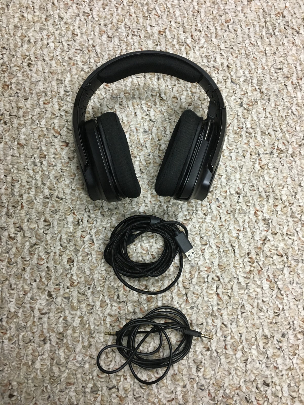 Logitech G635 7.1 Sound RGB Over-the-Ear Wired Gaming Headset for PC 981-000748